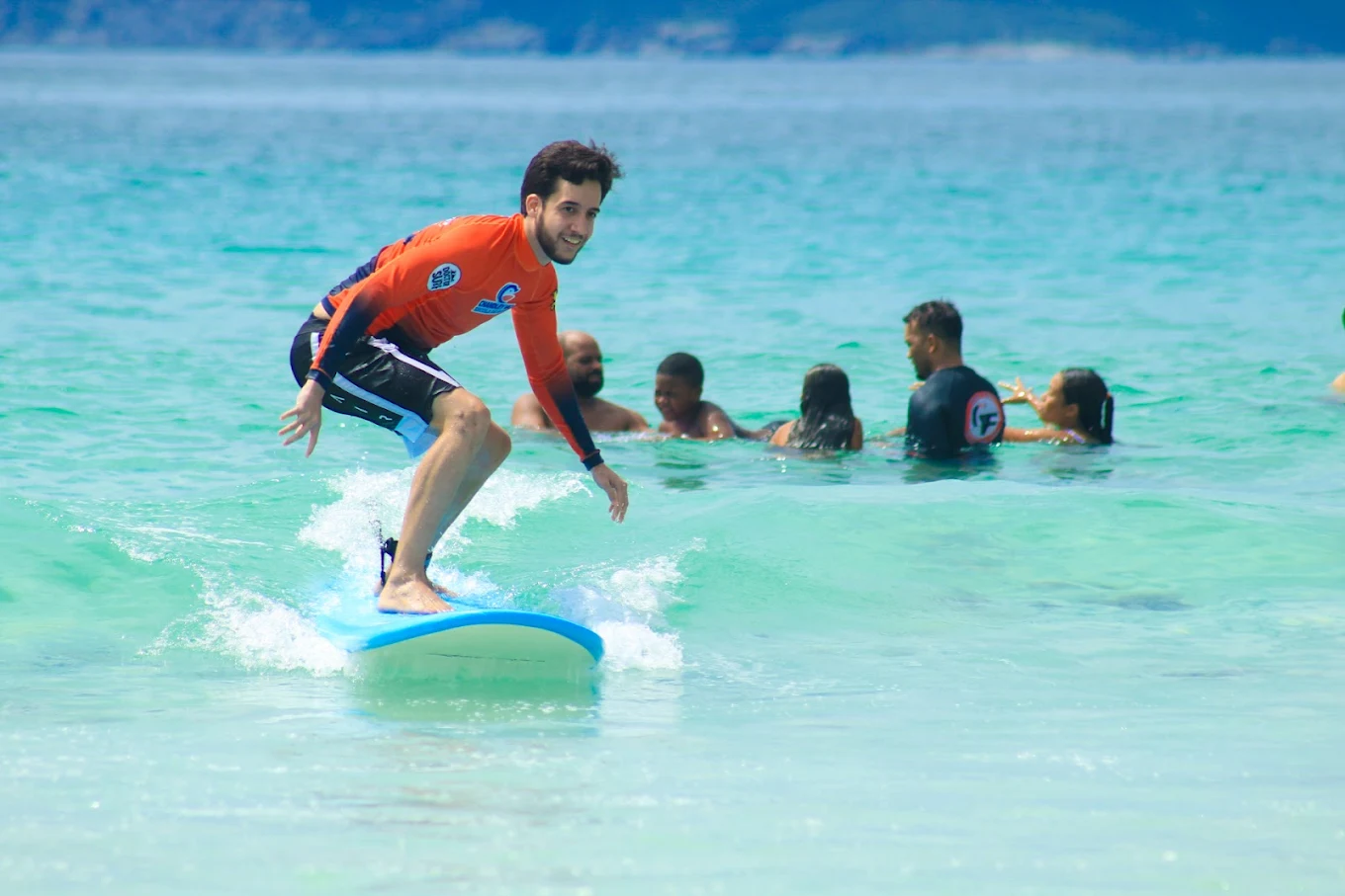 Surfista em ação
